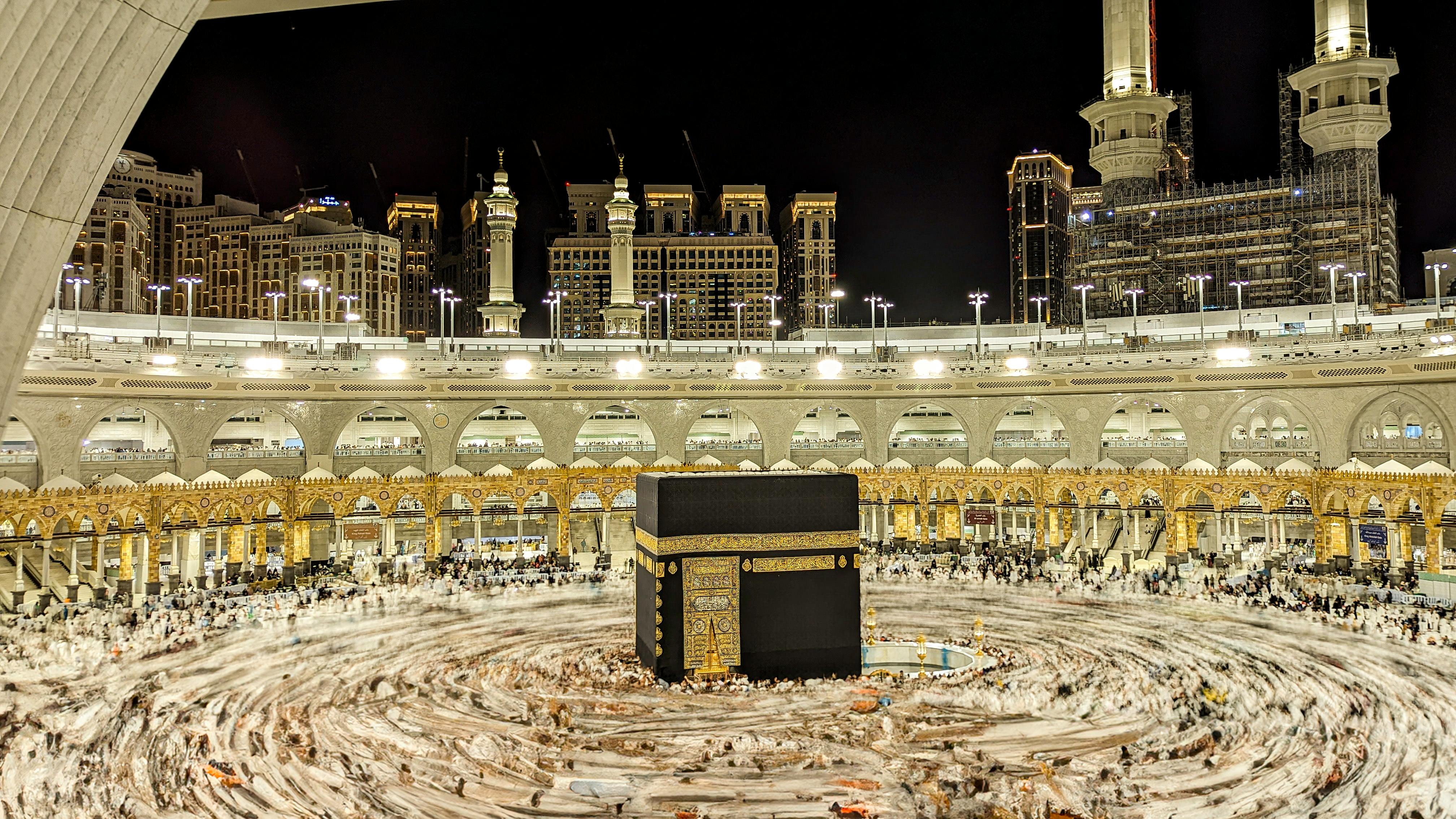 Pilgrims on Umrah